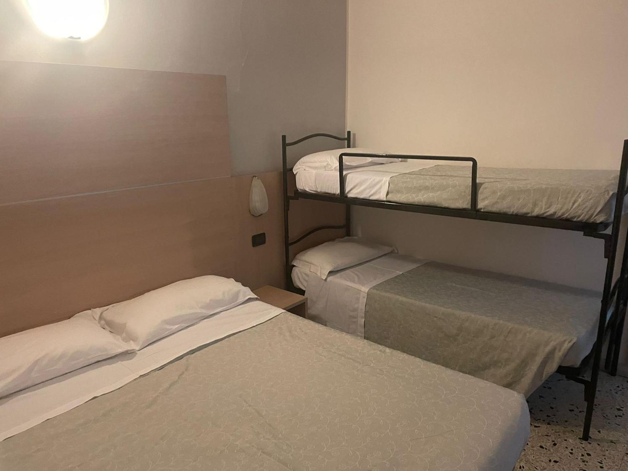 Hotel Veliero Rimini Kültér fotó