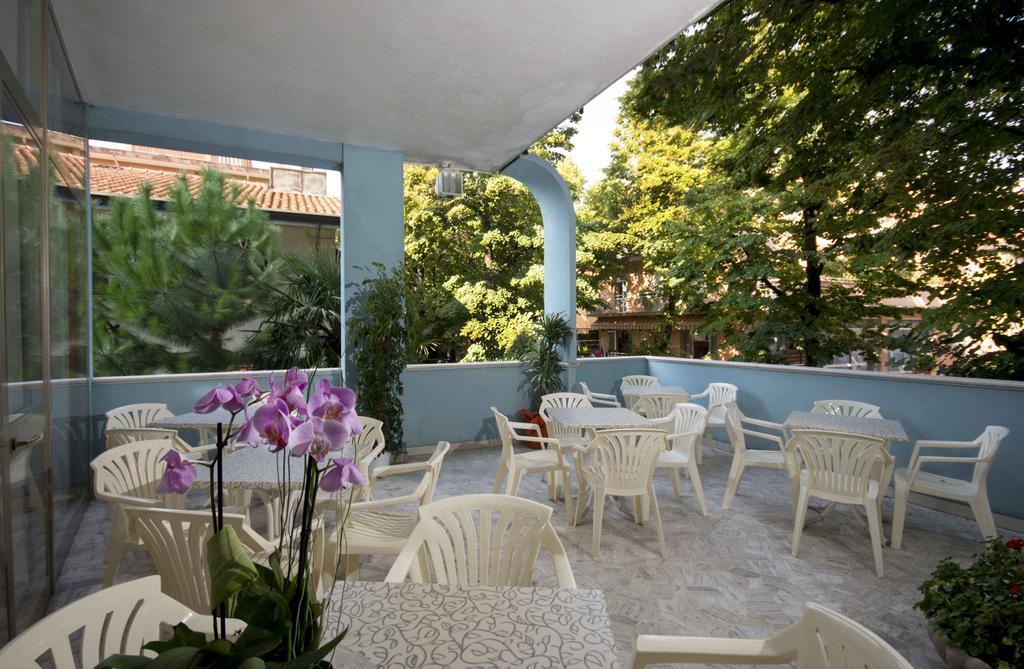Hotel Veliero Rimini Kültér fotó