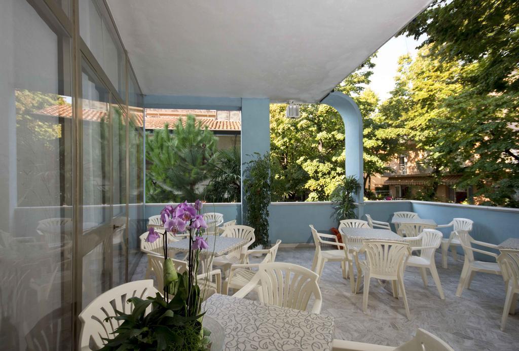 Hotel Veliero Rimini Kültér fotó