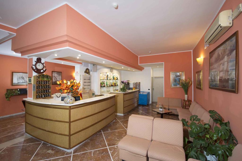 Hotel Veliero Rimini Kültér fotó