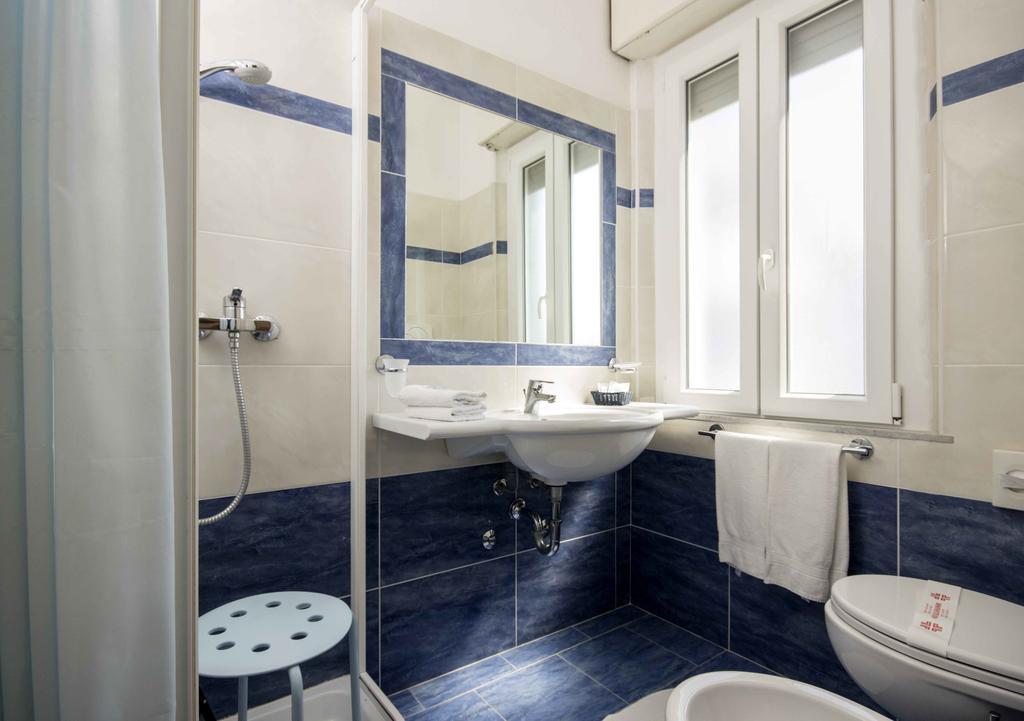 Hotel Veliero Rimini Kültér fotó
