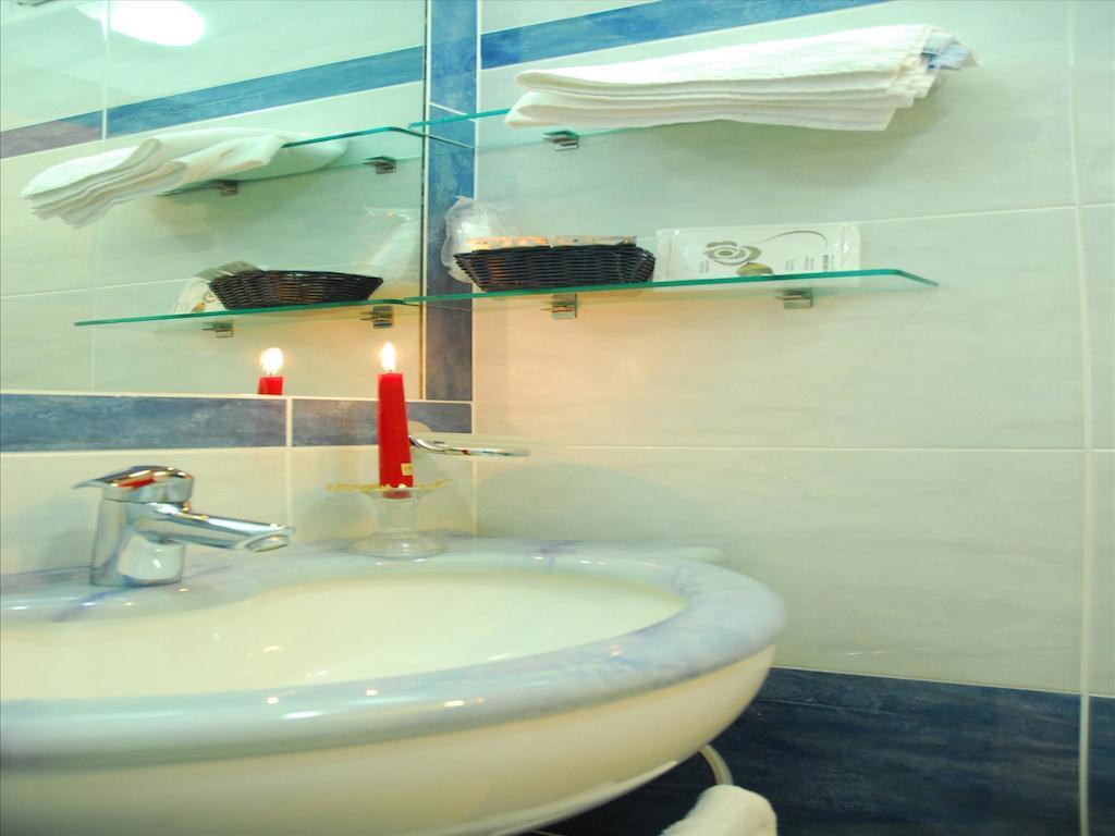 Hotel Veliero Rimini Kültér fotó