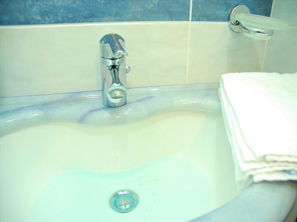 Hotel Veliero Rimini Kültér fotó